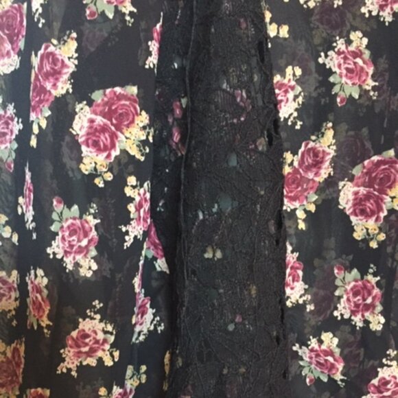 Sheer floral blouse - Picture 3 of 5